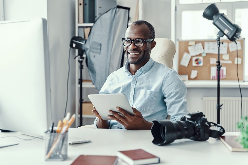 What skills are required for a career in digital journalism?